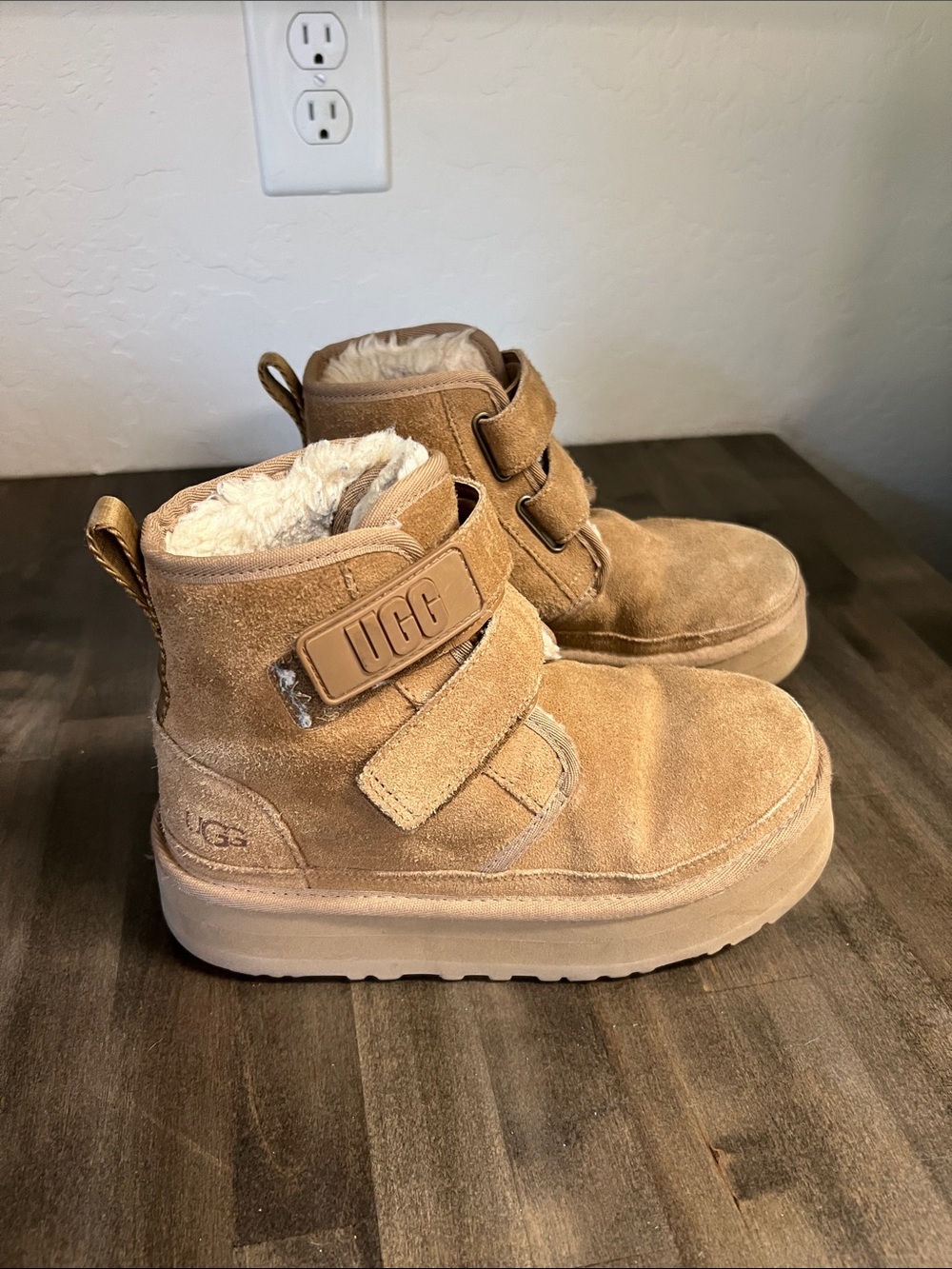 UGG Kids Suede Shearling-Lined Hook & Loop Boots in Chestnut Tan